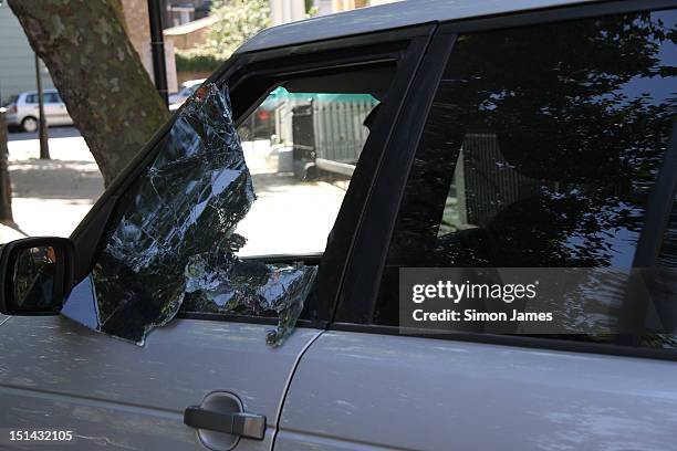 Range Rover Celebrity Photos and Premium High Res Pictures - Getty Images