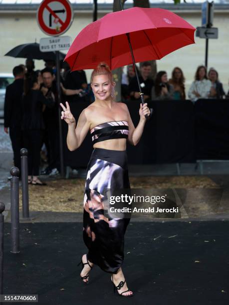 Kate Hudson attends the Giorgio Armani Privé Haute Couture Fall/Winter 2023/2024 show as part of Paris Fashion Week on July 04, 2023 in Paris, France.