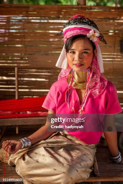 portrait of woman from long neck karen tribe, northern thailand - padaung tribe stock pictures, royalty-free photos & images