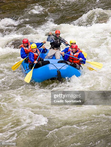 white water rafting en colorado - rafting fotografías e imágenes de stock