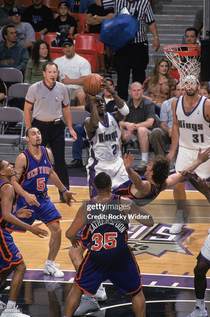 Knicks v Kings