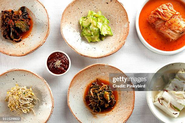 comida coreana, comer - kimchee imagens e fotografias de stock
