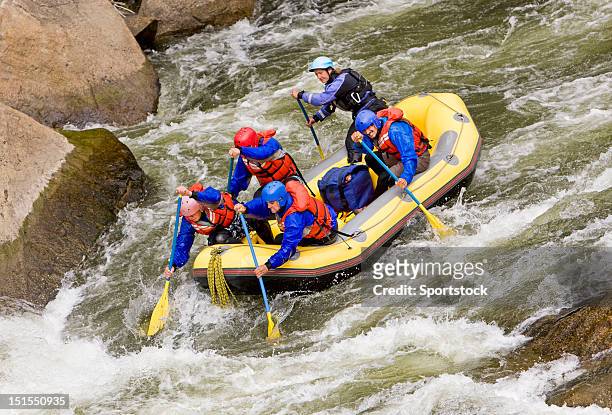 wildwasser-rafting am fluss arkansas river in colorado - whitewater rafting stock-fotos und bilder