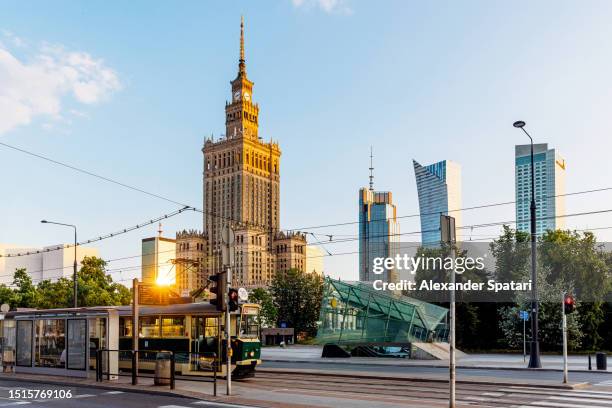 palace of culture and modern skyscrapers in warsaw downtown, poland - varsavia foto e immagini stock