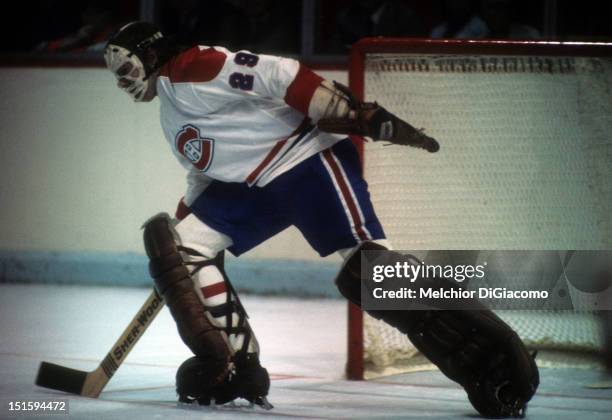 Goalie Ken Dryden of the Montreal Canadiens skates on the ice during an NHL game circa 1974 at the Montreal Forum in Montreal, Quebec, Canada.