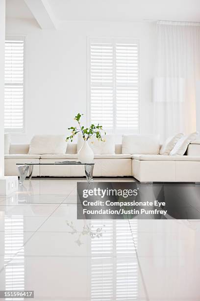 modern living room - white room stock pictures, royalty-free photos & images