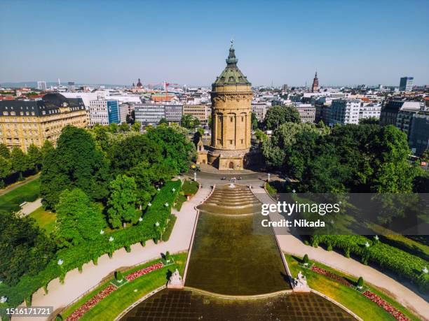 stadtbild von mannheim, baden-württemberg, deutschland mit wasserturm - mannheim stock-fotos und bilder