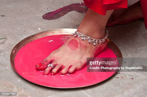bengali bride feet - wedding ceremony stock pictures, royalty-free photos & images