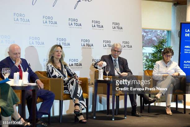 The former Ministers of Foreign Affairs, Abel Matutes, Trinidad Jimenez, Alfonso Dastis and Arancha Gonzalez Laya, during the tribute to the former...