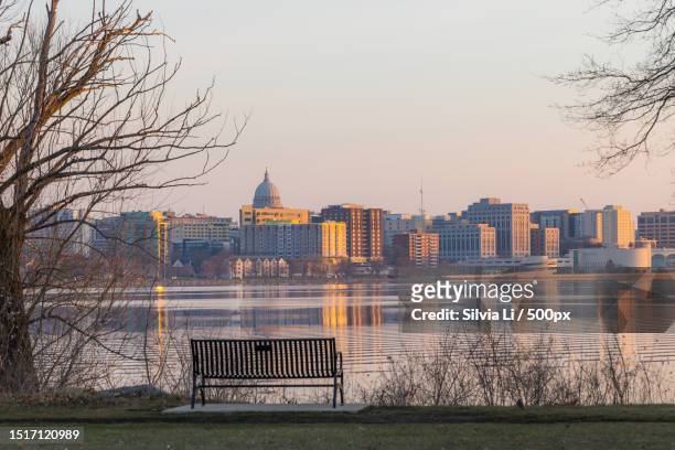 view of buildings in city against sky,madison,wisconsin,united states,usa - dane foto e immagini stock