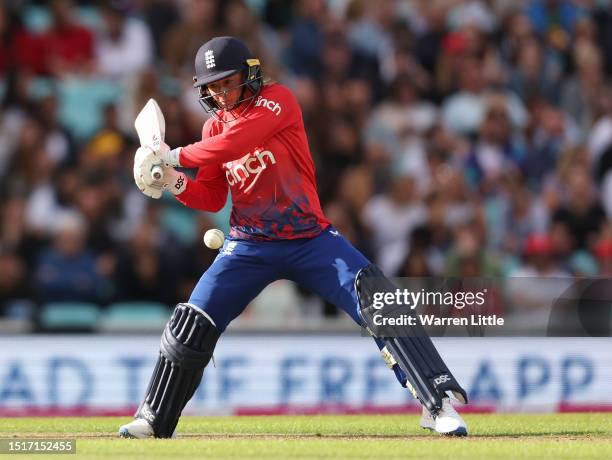 Danni Wyatt of England bats during the Women's Ashes 2nd Vitality IT20 match between England and Australia at The Kia Oval on July 05, 2023 in...