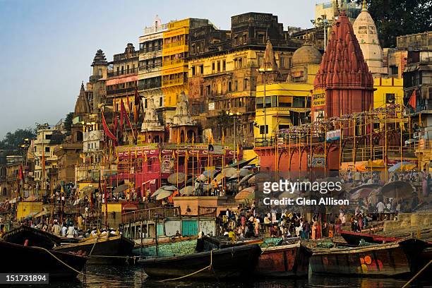 moored boats at the sacred prayag bathing ghat - allahabad ストックフォトと画像