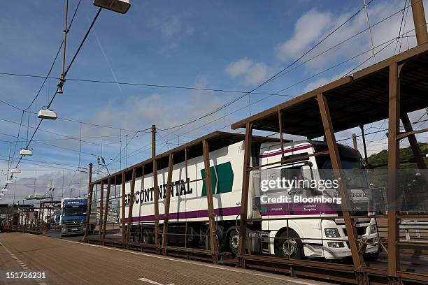 Freight Shuttle Train Eurotunnel Shuttle Photos and Premium High Res Pictures - Getty Images