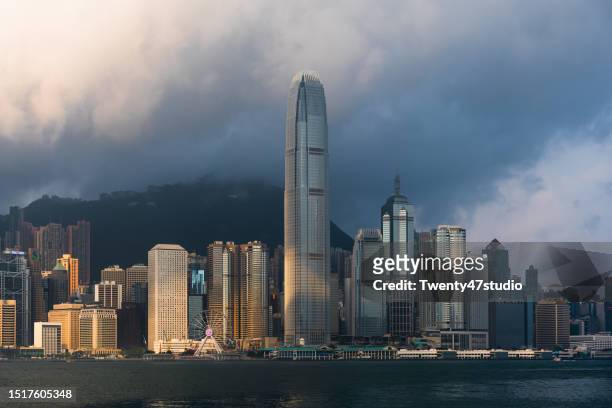 cityscape view of skyscrapers on hong kong island - isla de hong kong fotografías e imágenes de stock