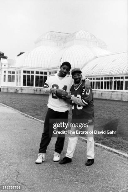 Jazz saxophonist, composer and bandleader Branford Marsalis and filmmaker Spike Lee pose for a portrait on November 17, 1982 at the Brooklyn...