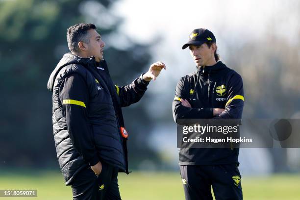 Coach Giancarlo Italiano speaks to assistant coach Adam Griffiths during a Wellington Phoenix training session at NZCIS on July 06, 2023 in Upper...