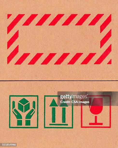 ilustrações de stock, clip art, desenhos animados e ícones de packaging box symbols - fragilidade