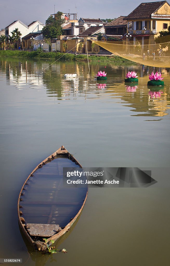 Sunken boat at Hoi An