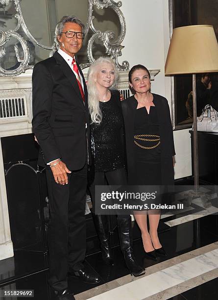 Tommy Tune, singer Judy Collins and actress Tovah Feldshuh poses for photos at the Cafe Carlyle on September 11, 2012 in New York City.