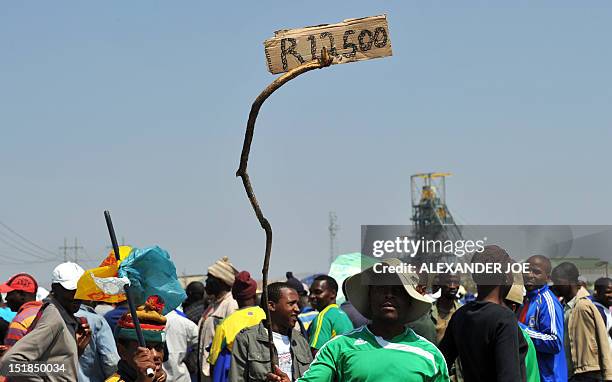 12 Rand Sign 37 12500 Rand Stock Photos, High-Res Pictures, and Images - Getty Images