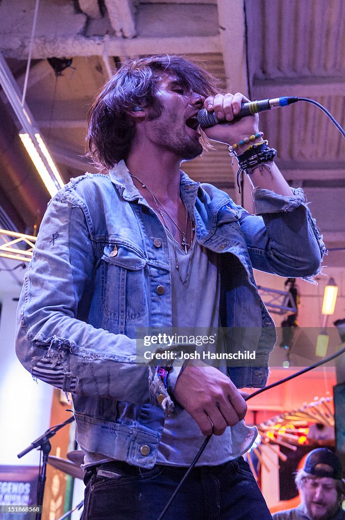 Lead Singer Tyson Ritter of the All American Rejects sings during a