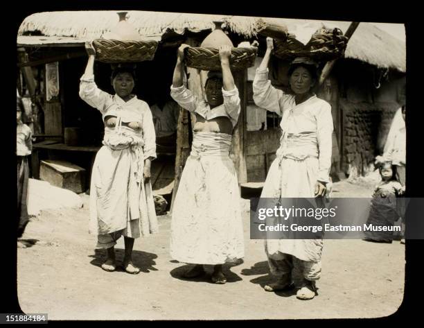 Korean Laborers 65 Laboring Women Stock Photos, High-Res Pictures, and Images - Getty ...