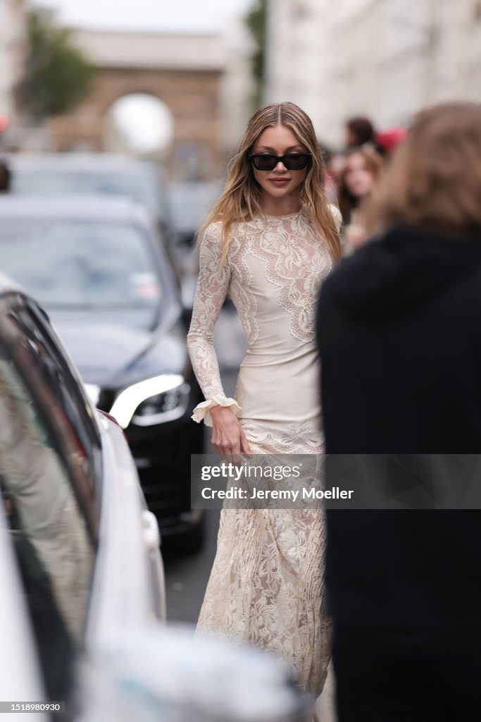 Street Style - Paris Fashion Week - Haute Couture Fall/Winter 2023/2024 - Day Three