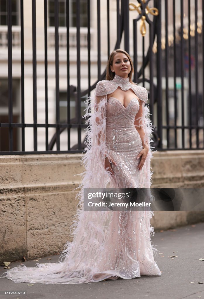 Street Style - Paris Fashion Week - Haute Couture Fall/Winter 2023/2024 - Day Three