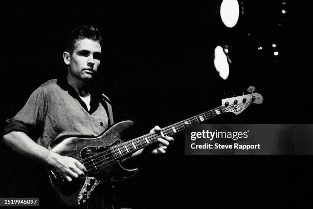 Les Pattinson of Echo and the Bunnymen, Royal Albert Hall, London 7/19/83