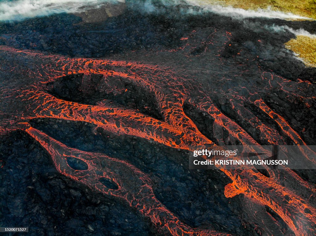 TOPSHOT-ICELAND-VOLCANO