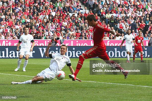 Mario Mandzukic of Muenchen scores the opening goal during the Bundesliga match between FC Bayern Muenchen and 1. FSV Mainz 05 at Allianz Arena on...