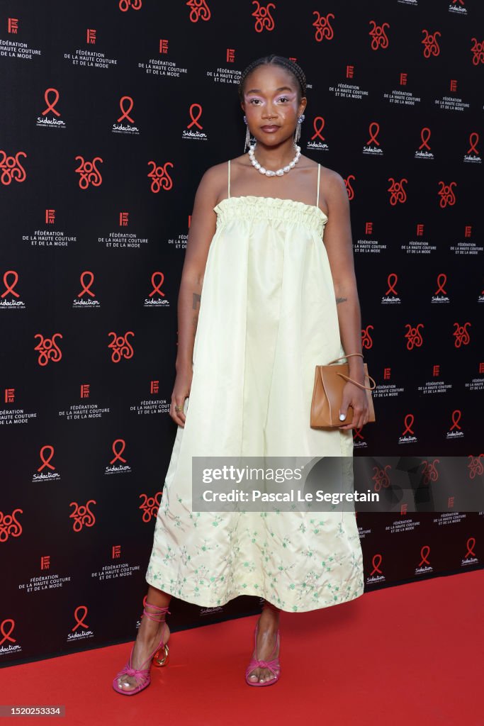 "Annees Palace" - 20th "Diner De La Mode" To Benefit Sidaction : Photocall - Paris Fashion Week