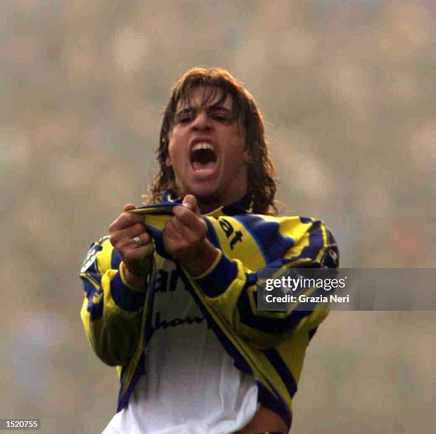 Hernan Crespo of Parmas celebrates after his late equalizer during the Serie A match between Parma v Juventus at the Ennio Tardini Stadium, Parma....