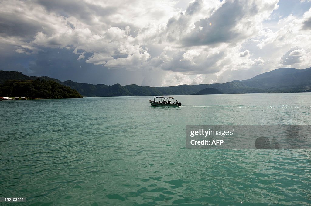 EL SALVADOR-ENVIRONMENT-LAKE