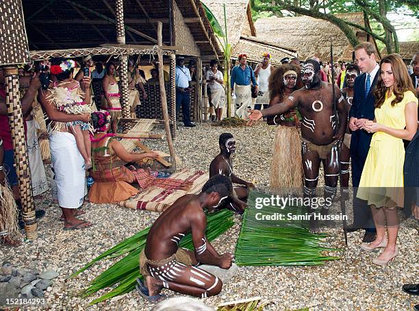 Catherine, Duchess of Cambridge and Prince William, Duke of Cambridge visita cultural village on their Diamond Jubilee tour of the Far East on...