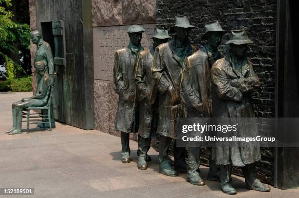 Franklin Delano Roosevelt Memorial, Bronze statues that depict the Great Depression, Waiting in a bread line by George Segal, Washington D.C, United...
