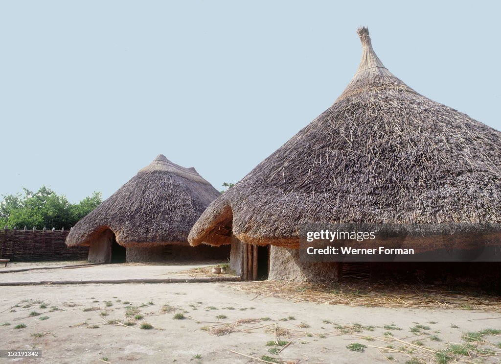 Replica crannog by the lake at Graggaunowen