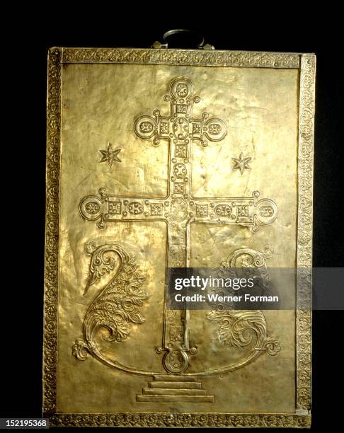 True Cross Real 794 True Cross Photos & High Res Pictures - Getty Images