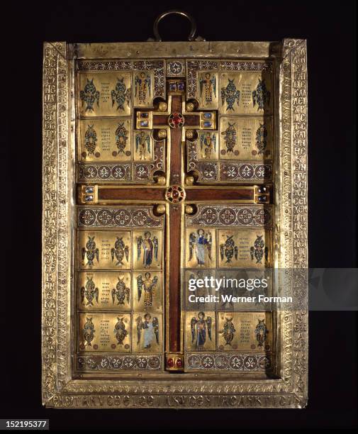 True Cross Real True Cross Photos and Premium High Res Pictures - Getty Images