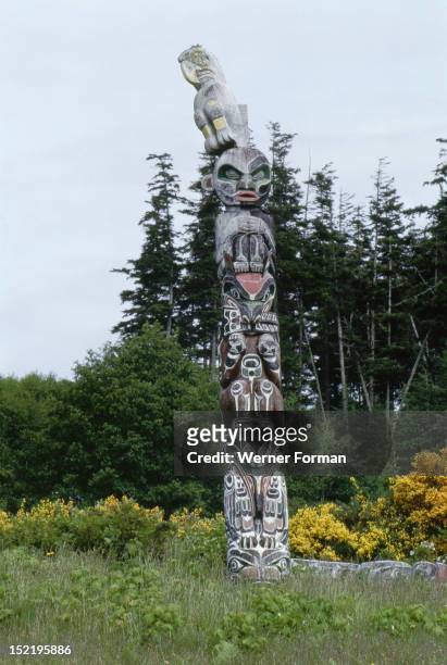 Kwakiutl totem pole from Alert Bay, Vancouver Island, British Columbia, Alaska. Kwakiutl. Alert Bay, British Columbia Credit: N.J. Saunders/ Werner...
