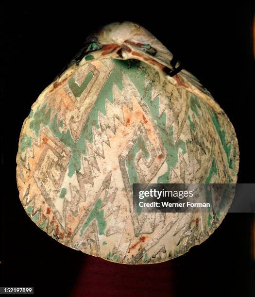 Acidetchings Shell 63 Acid Etched Stock Photos, High-Res Pictures, and Images - Getty Images