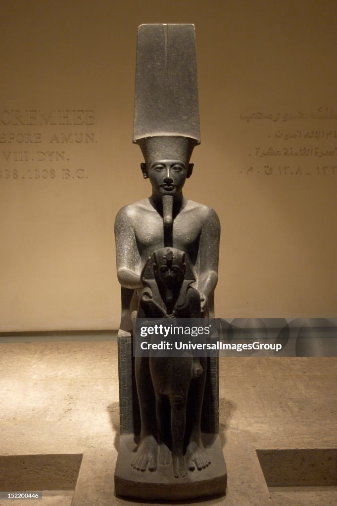 Pharaoh Horemheb and god Amun