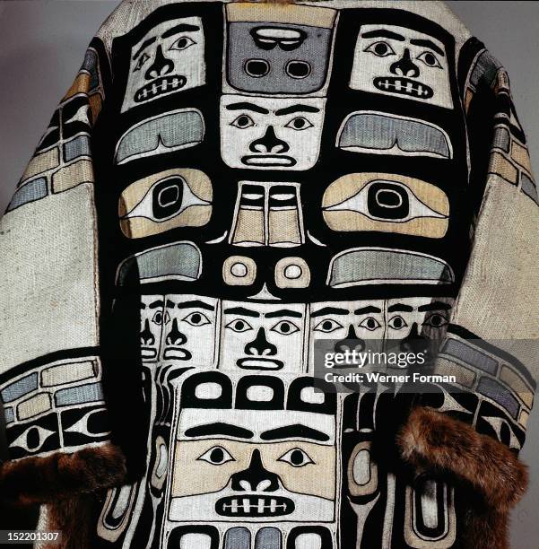 Clan Robe Potlatches Photos and Premium High Res Pictures - Getty Images