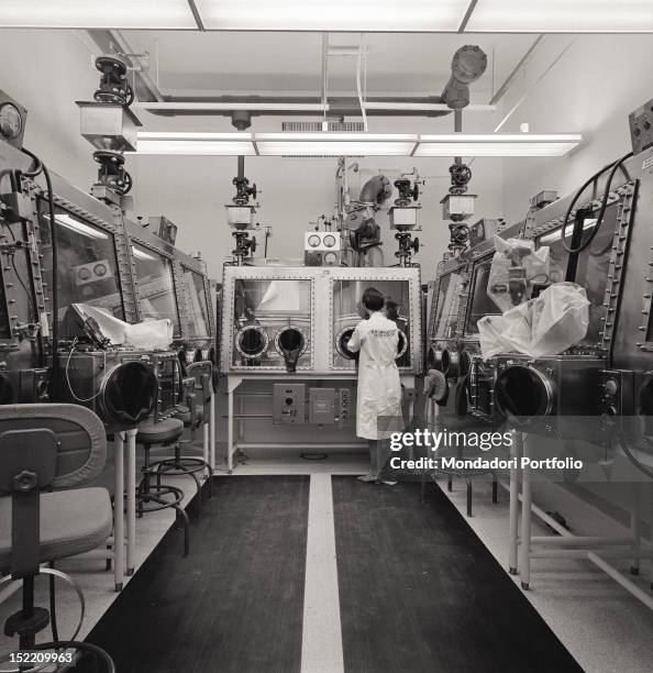Nasa Space Program Lab Nasa Lab Photos and Premium High Res Pictures - Getty Images