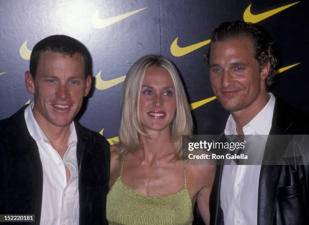 Lance Armstrong, Kristin Richard and Matthew McConaughey attend the premiere of "Lantana" on November 6, 2001 at the Pacific Design Theater in...