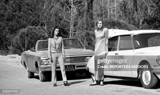 Danièle Gaubert et Eva Renzi lors du tournage du film 'Le Grand Dadais' en mai 1967