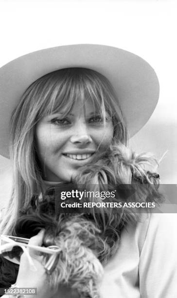 Actrice suédoise Britt Ekland à Monaco en avril 1967