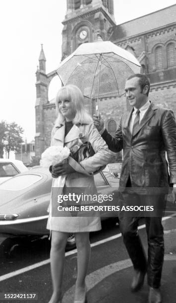 Mylène Demongeot et Marc Simenon se marient à la mairie de Saint-Cloud le 16 septembre 1968