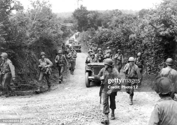 Army Retreating Retreating Photos and Premium High Res Pictures - Getty Images