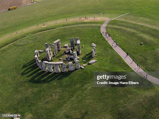 aerial view of stonehenge - stonehenge stock-fotos und bilder